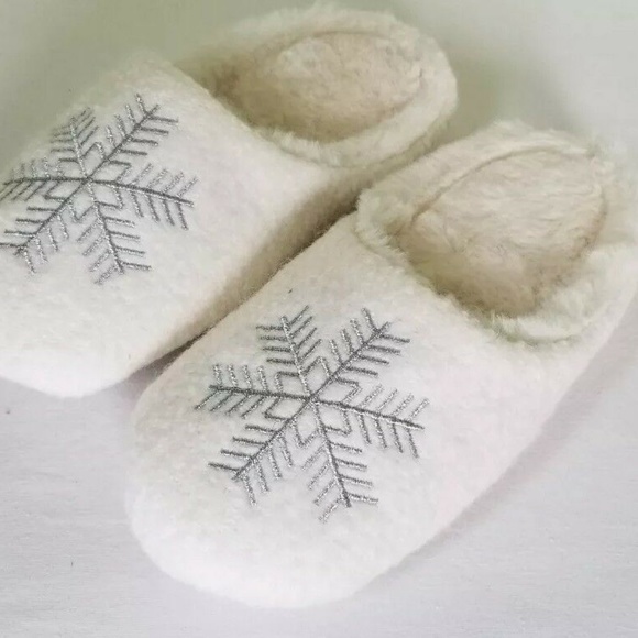 Charter Club Snowflake Slippers White S , L, XL - Picture 2 of 5